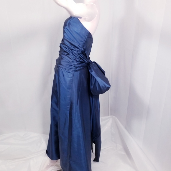 Strapless Evening Gown with a Tie Bow - Picture 5 of 14